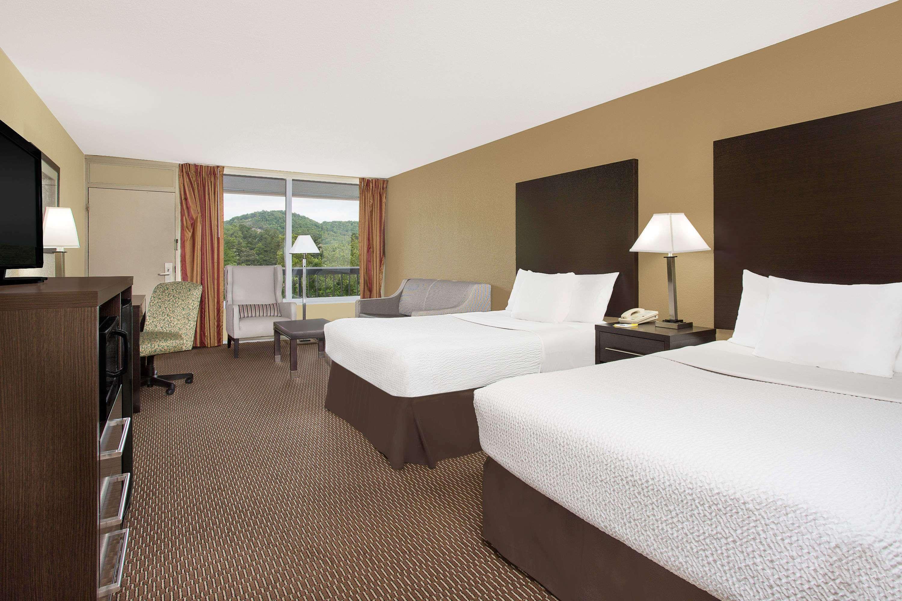 Days Inn By Wyndham Asheville/Mall Kültér fotó